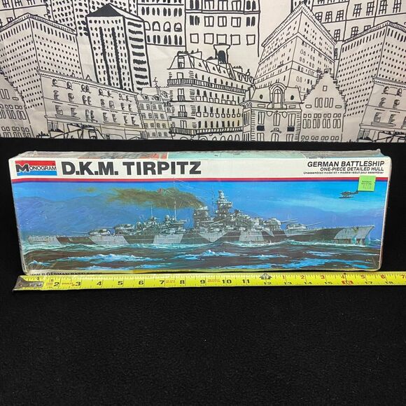 VTG 1977 Monogram D.K.M. Tirpitz German Battleship One Piece Detailed Hull #3009 - Picture 2 of 16